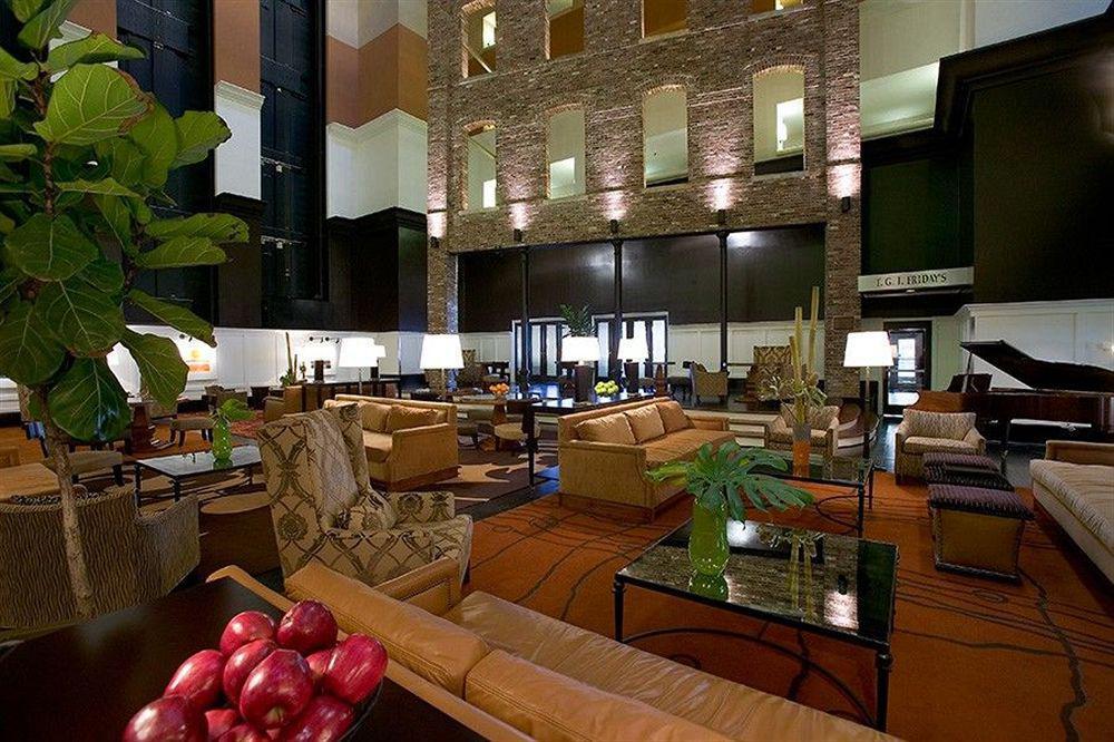 Отель Doubletree By Hilton Memphis Downtown Интерьер фото