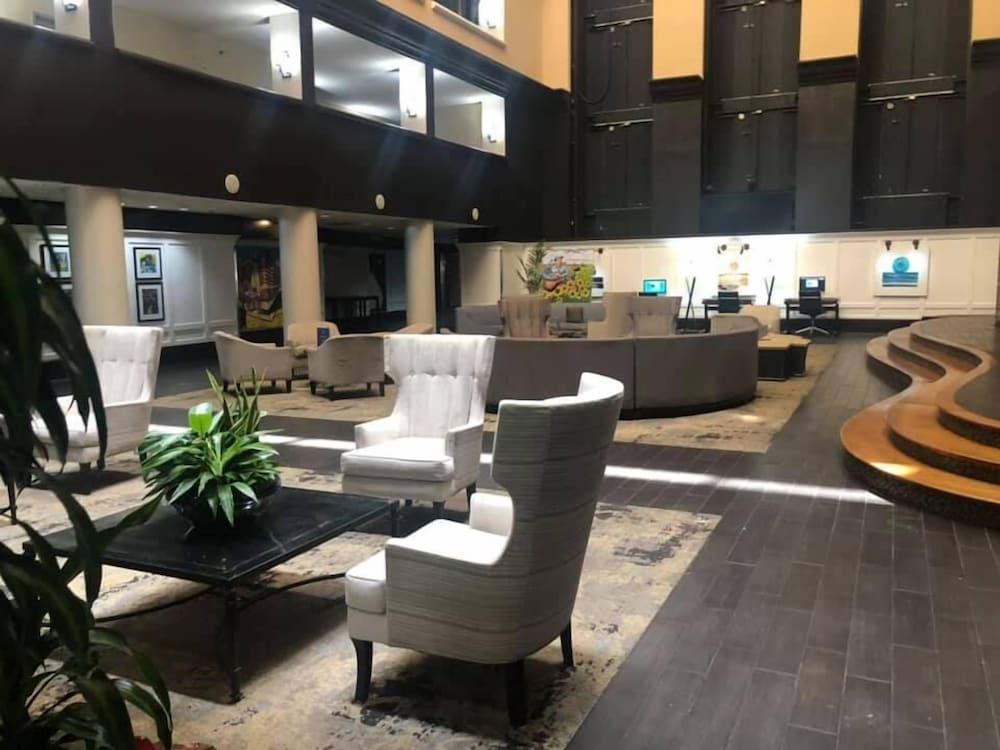 Отель Doubletree By Hilton Memphis Downtown Экстерьер фото