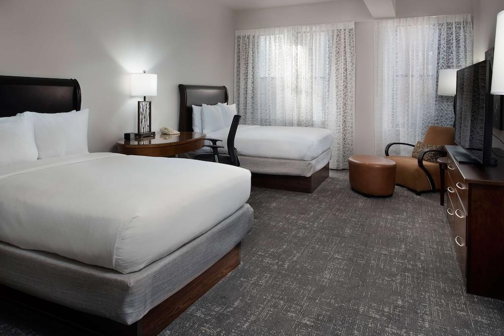 Отель Doubletree By Hilton Memphis Downtown Экстерьер фото