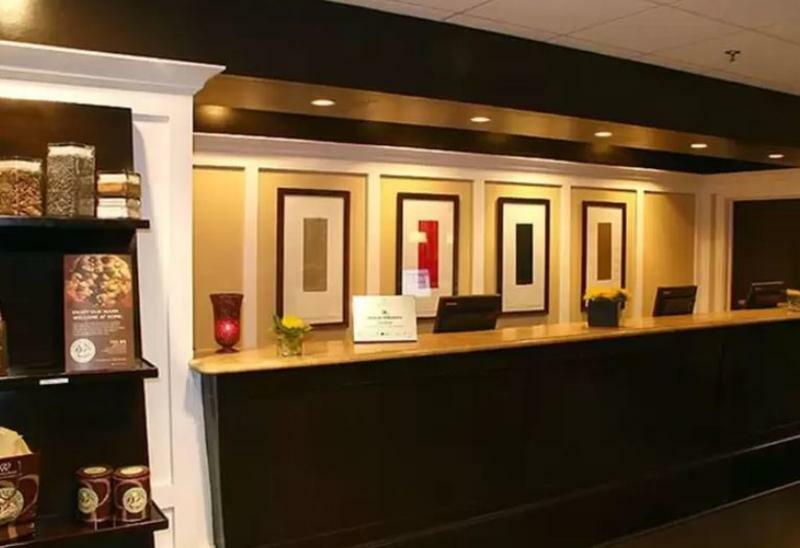 Отель Doubletree By Hilton Memphis Downtown Экстерьер фото