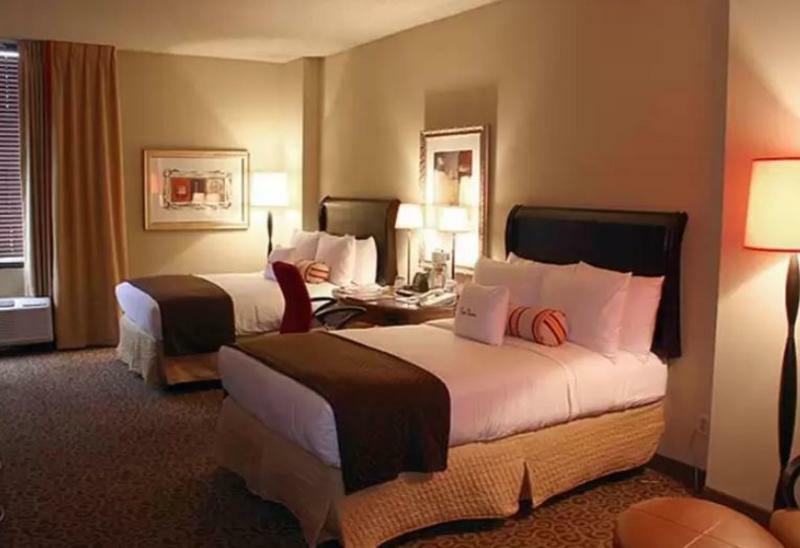 Отель Doubletree By Hilton Memphis Downtown Экстерьер фото